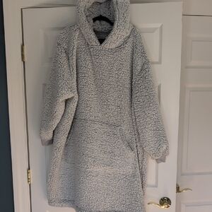 Fat Face Light Gray Sherpa Hooded Oversized Snuggles!